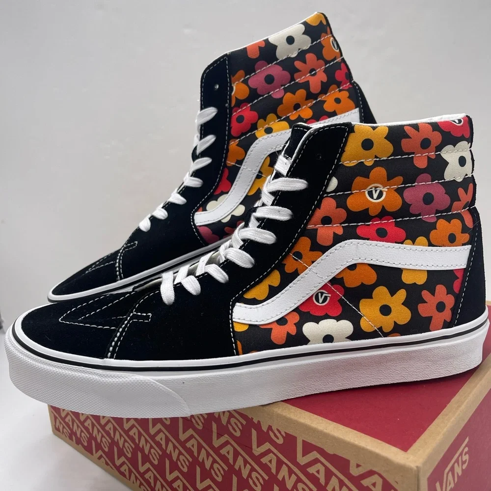 Vans Men's Sk8-Hi
Flower Black/Multi Sneakers
VN000D5|BML
Floral High-Top - Picture 8 of 16
